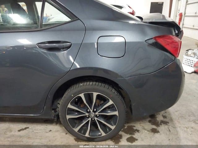 2017 TOYOTA COROLLA SE 11