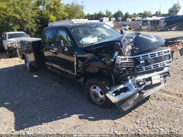2026 FORD F-350 CHASSIS XLT 1