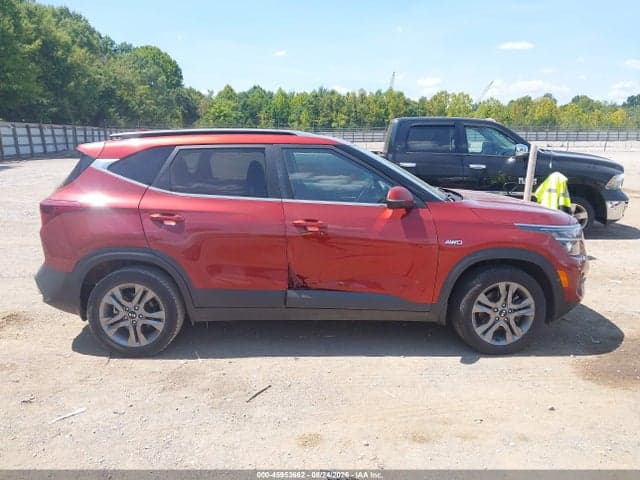 2021 KIA SELTOS S 13