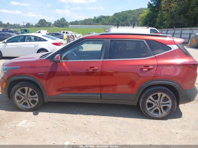 2021 KIA SELTOS S 14