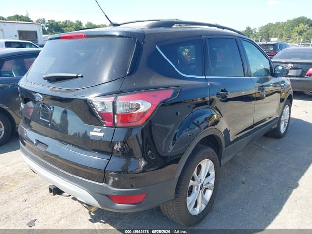 2017 FORD ESCAPE SE 4