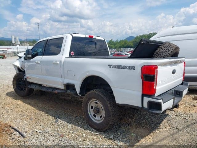 2024 FORD F-350 LARIAT 3