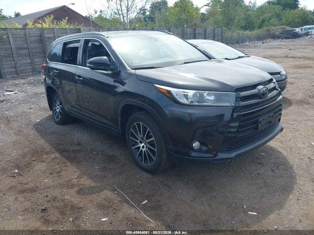 2018 TOYOTA HIGHLANDER SE