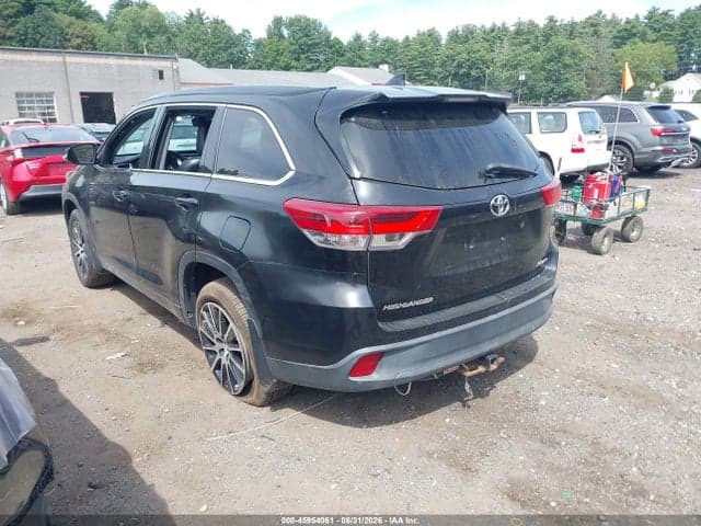 2018 TOYOTA HIGHLANDER SE 3
