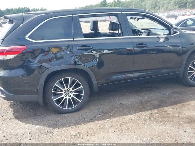 2018 TOYOTA HIGHLANDER SE 6