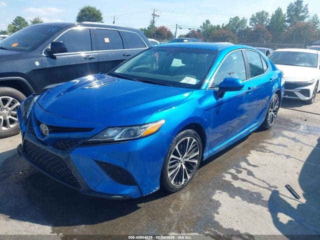 2018 TOYOTA CAMRY SE 2