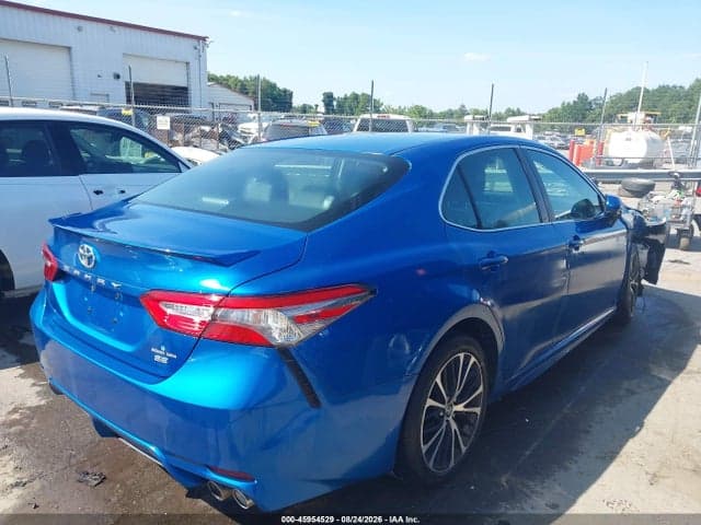 2018 TOYOTA CAMRY SE 4