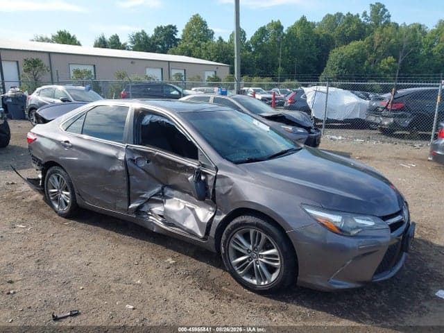 2017 TOYOTA CAMRY SE 1