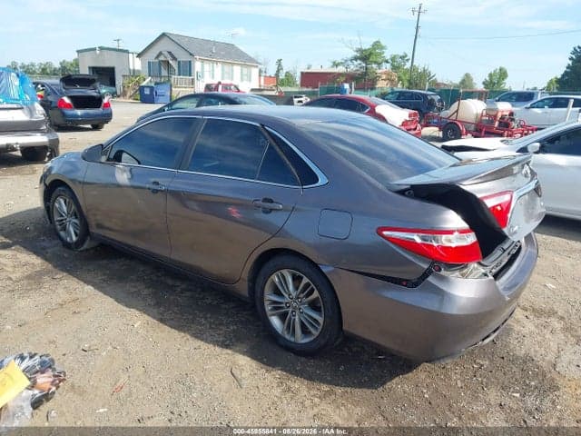 2017 TOYOTA CAMRY SE 3