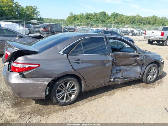 2017 TOYOTA CAMRY SE 6