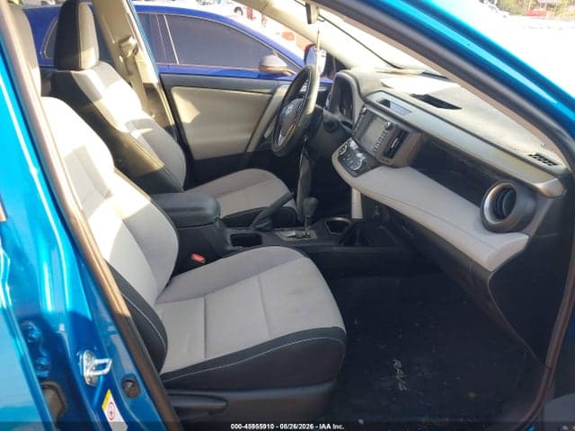 2017 TOYOTA RAV4 XLE 5
