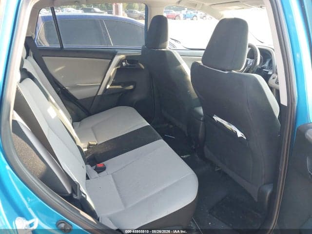 2017 TOYOTA RAV4 XLE 8