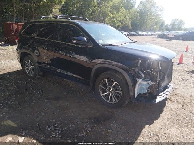 2018 TOYOTA HIGHLANDER XLE 1