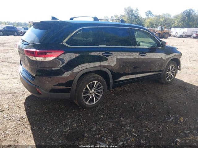 2018 TOYOTA HIGHLANDER XLE 4