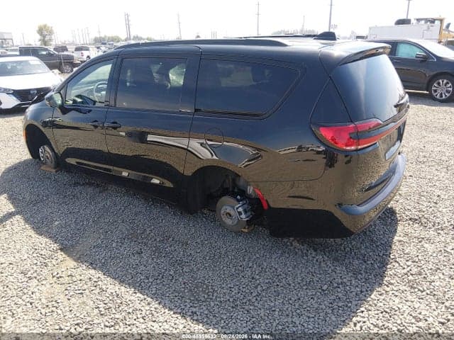 2027 CHRYSLER PACIFICA 3