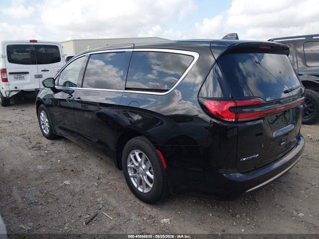 2027 CHRYSLER PACIFICA 3