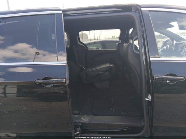 2027 CHRYSLER PACIFICA 8