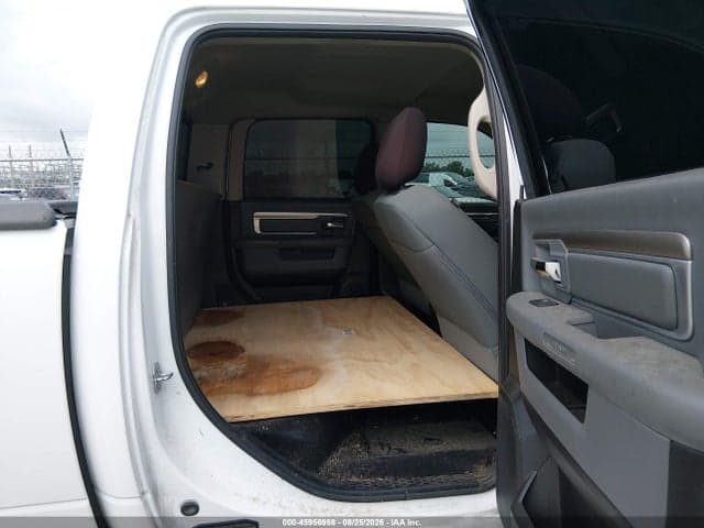 2019 RAM 1500 CLASSIC SLT 4X2 6'4 BOX 8