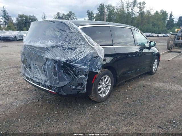 2027 CHRYSLER PACIFICA 4