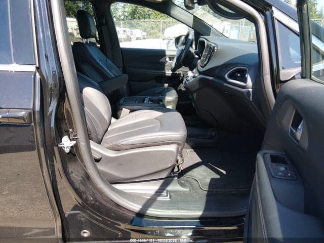 2027 CHRYSLER PACIFICA 5