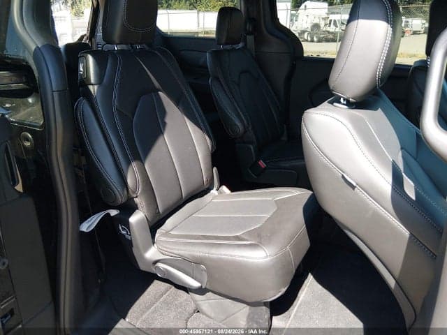 2027 CHRYSLER PACIFICA 8