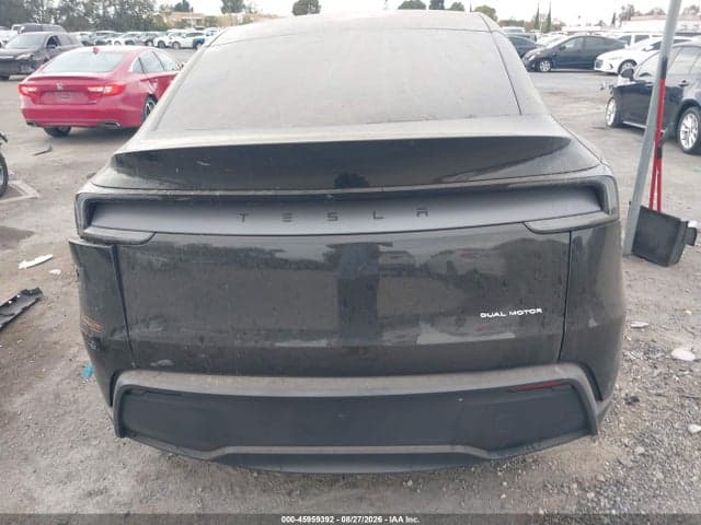 2026 TESLA MODEL Y 16