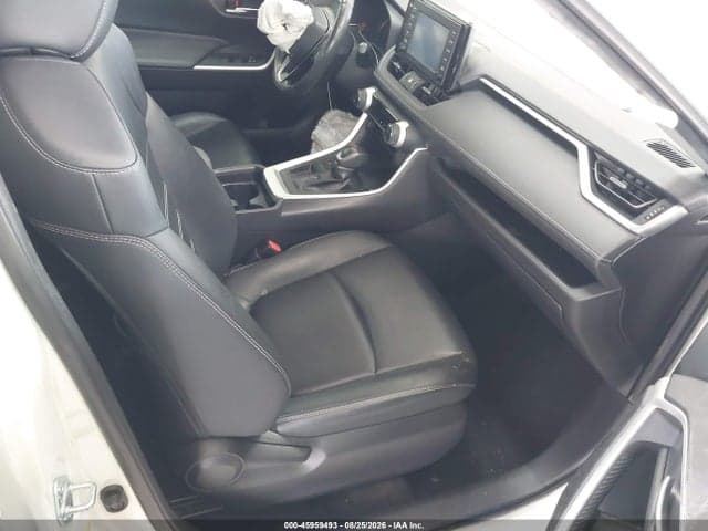 2019 TOYOTA RAV4 XLE PREMIUM 3