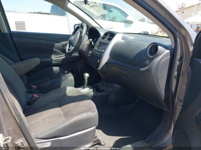 2017 NISSAN VERSA 1.6 SV 5