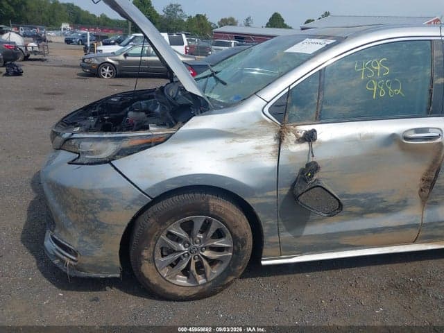 2021 TOYOTA SIENNA XLE 6