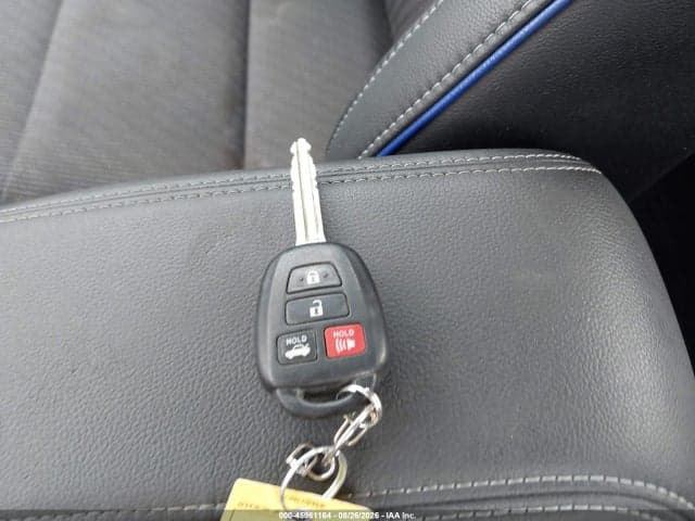 2019 TOYOTA COROLLA SE 11