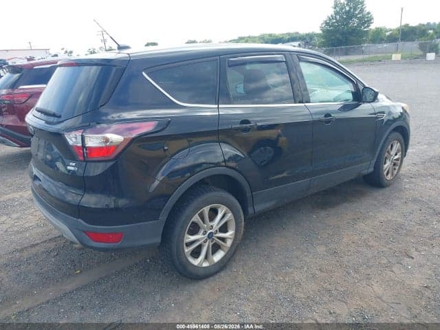 2017 FORD ESCAPE SE 4