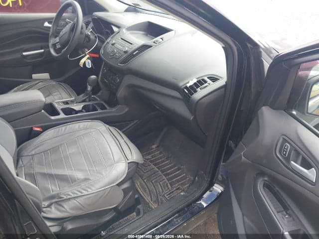 2017 FORD ESCAPE SE 5