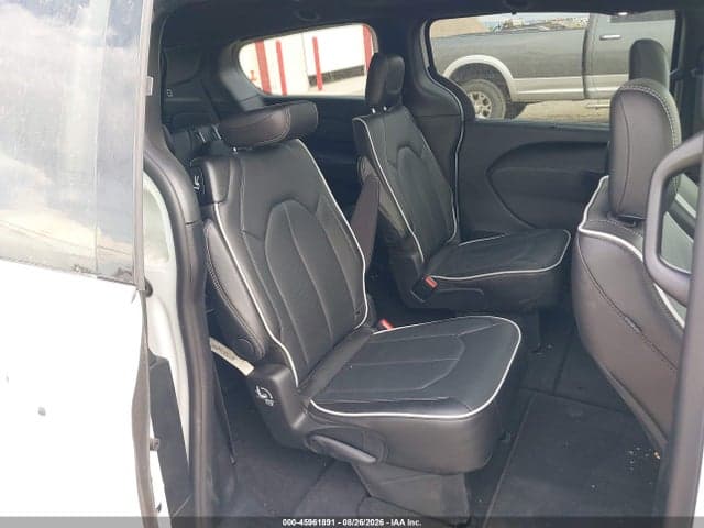 2027 CHRYSLER PACIFICA LIMITED 8