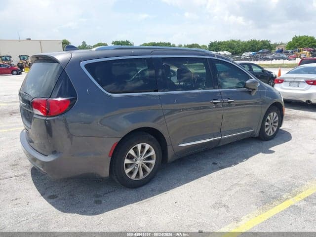 2018 CHRYSLER PACIFICA TOURING L 4