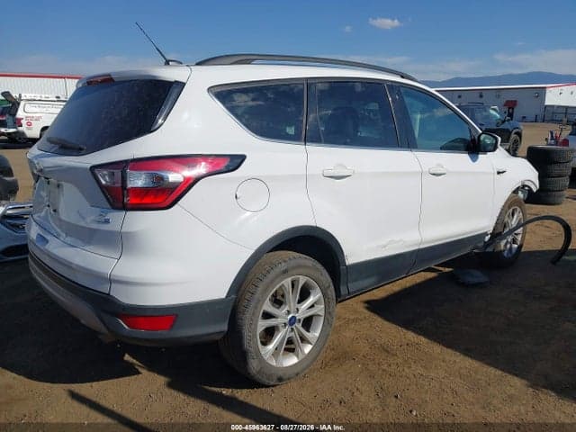 2017 FORD ESCAPE SE 4