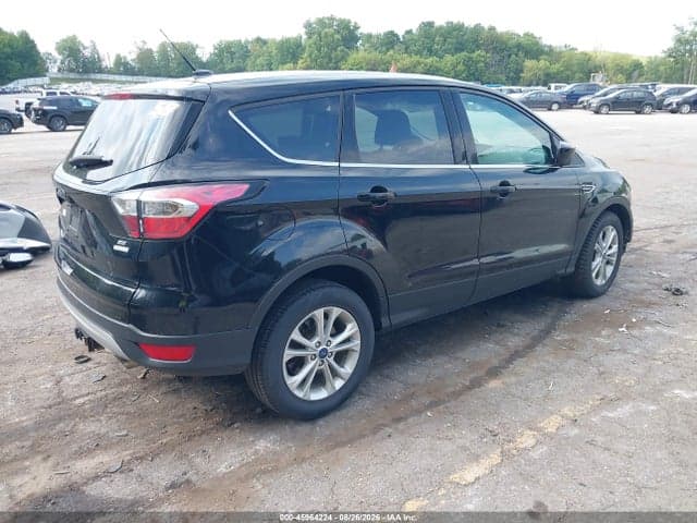 2017 FORD ESCAPE SE 4