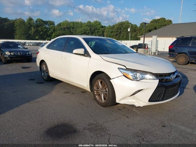 2017 TOYOTA CAMRY SE 1
