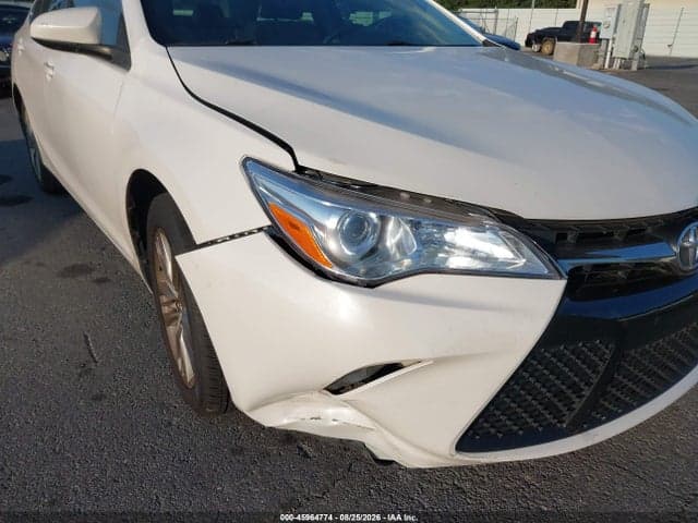 2017 TOYOTA CAMRY SE 3