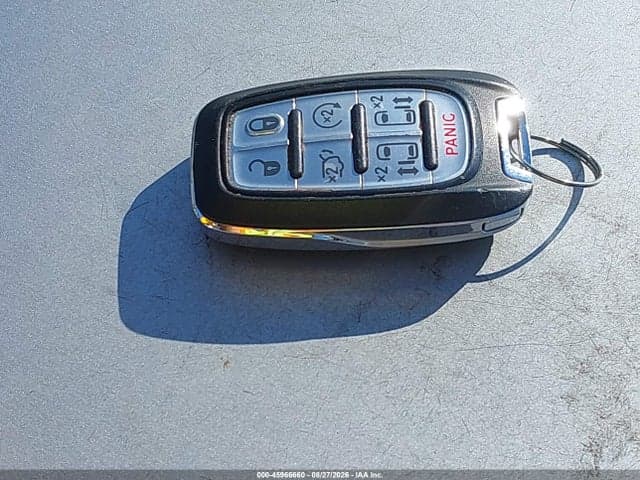 2023 CHRYSLER PACIFICA TOURING L 11