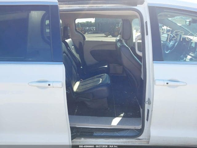 2023 CHRYSLER PACIFICA TOURING L 8