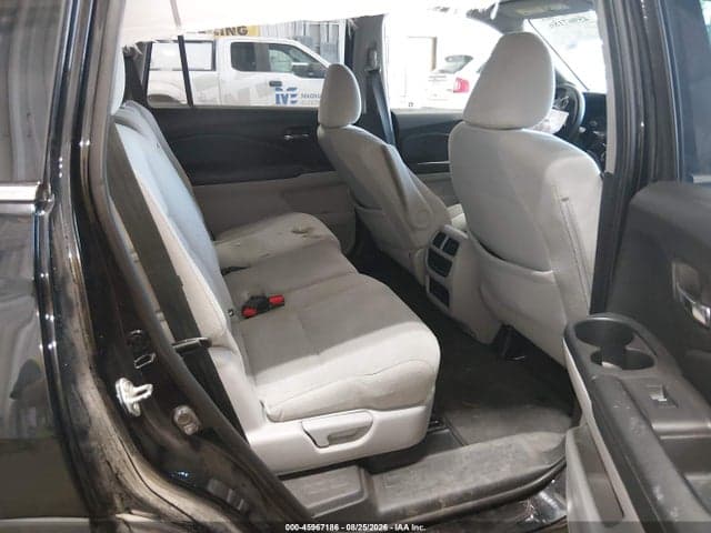 2017 HONDA PILOT EX 8