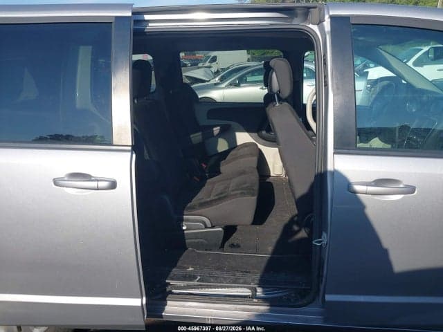 2018 DODGE GRAND CARAVAN SE 8