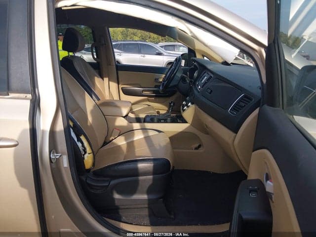 2017 KIA SEDONA LX 5