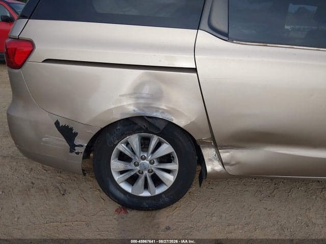 2017 KIA SEDONA LX 6