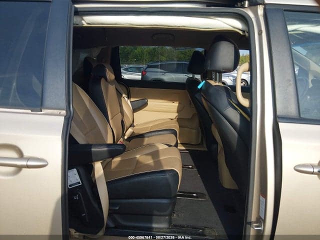 2017 KIA SEDONA LX 8