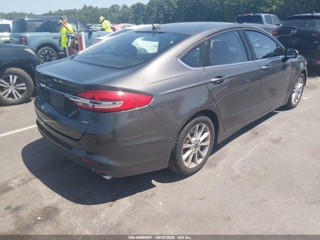 2017 FORD FUSION SE 4