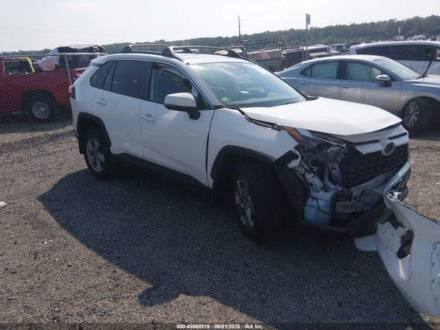 2022 TOYOTA RAV4 XLE 1