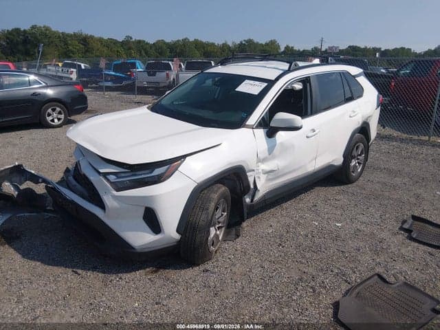 2022 TOYOTA RAV4 XLE 2