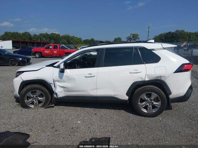 2022 TOYOTA RAV4 XLE 14