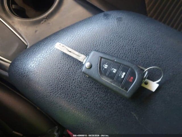 2018 TOYOTA CAMRY SE 11